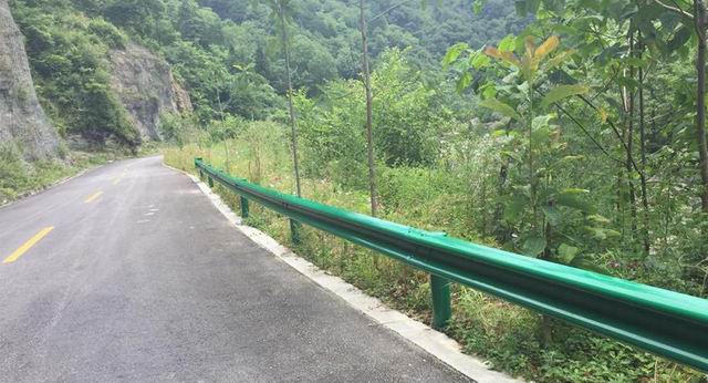 道路上的波形丝瓜官网入口污不易的原因有哪几点？.jpg