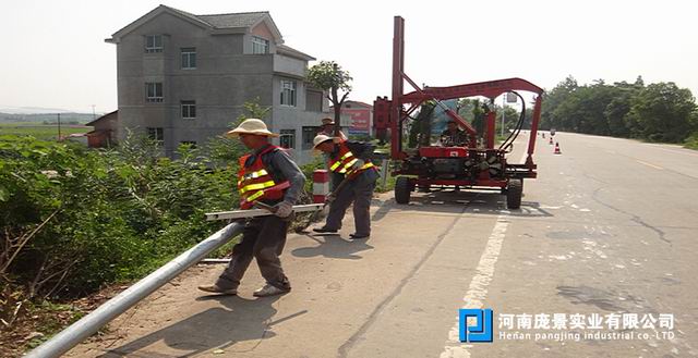 波形丝瓜官网入口污立柱安装.jpg
