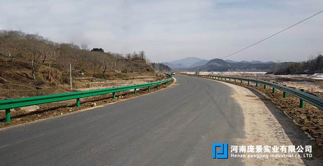 公路波形丝瓜官网入口污板规格.jpg