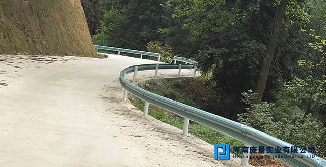 乡村公路丝瓜官网入口污板.jpg