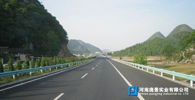 高速公路波形丝瓜官网入口污板.jpg
