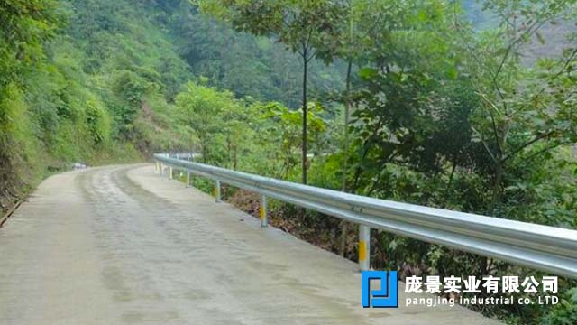 乡村公路丝瓜官网入口污.jpg