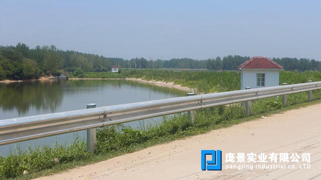 乡村公路钢丝瓜官网入口污.jpg