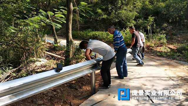 乡村公路丝瓜官网入口污.jpg