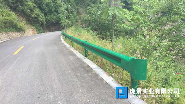 乡村公路波形丝瓜官网入口污.jpg