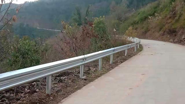 乡村公路丝瓜官网入口污.jpg