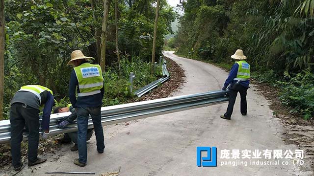 乡村公路丝瓜官网入口污.jpg