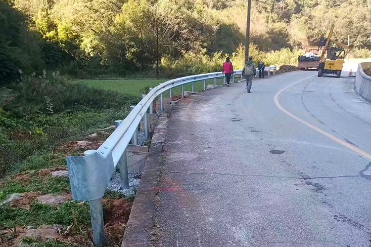 道路波形丝瓜官网入口污.jpg